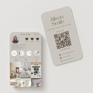 Pode incluir: Um cartão de visita para Alison Smith Interior Design. O cartão apresenta um código QR, o texto "Scan QR Code" e o endereço do site "www.alison-design.com".