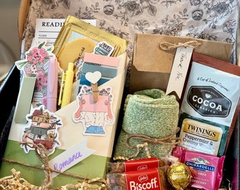 Deluxe Personalized Blind Date with a Book Gift Box | Mystery Book Lover Gift | Surprise book box | Mystery book box for her Valentine's Day