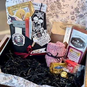Blind Date with a Book Dark Romance Dark Academia Blind Date Gifts  Booktok Books for Booklover Presents for her Curated Gift Box