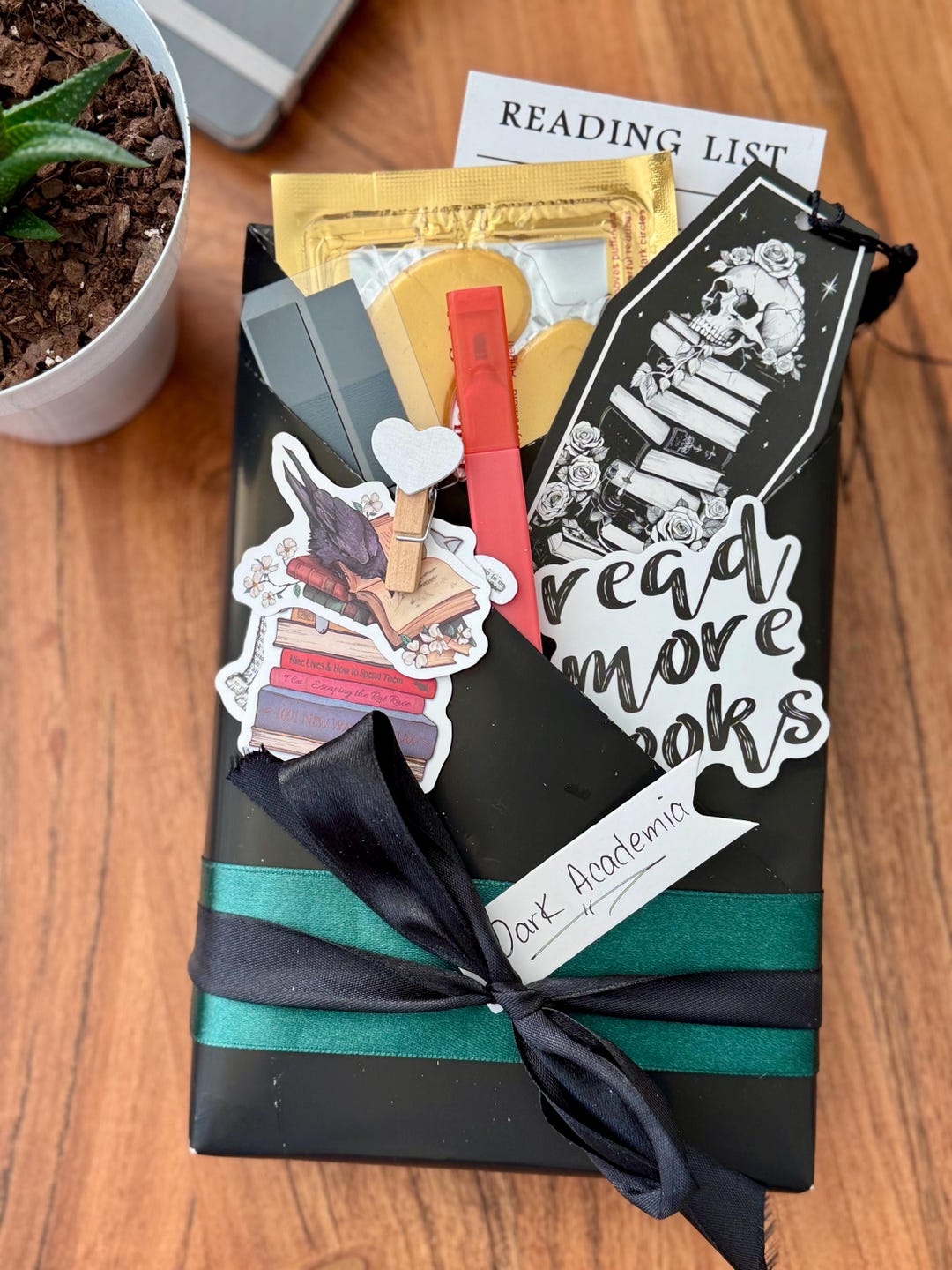 Basic Dark Academia Blind Date With a Book / Gift for Book Lover ...