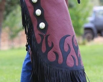 Chaparreras de rodeo de cuero artesanales: leggings con flecos estilo western, diseño de llamas y conchos