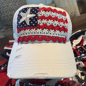 ダメージ加工のアメリカンパッチワークボールキャップ | 赤白青の国旗柄ベースボールハット