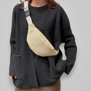 Unisex corduroy messenger bag, modern and versatile fanny pack in black and beige, adjustable shoulder bag, ideal for women and men