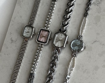 Reloj de pulsera de plata con perlas y cristales, delicado reloj de pulsera para mujer inspirado en la joyería.