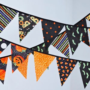 Halloween mini pennant fabric banner - Bunting in black and orange prints