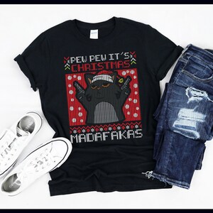 Pew Pew It's Christmas Madafaka's | Zwarte kitten kat met kerstmuts | Geweren | Pistool | Nerd | T-shirt | Tanktop | Sweater | Hoodie
