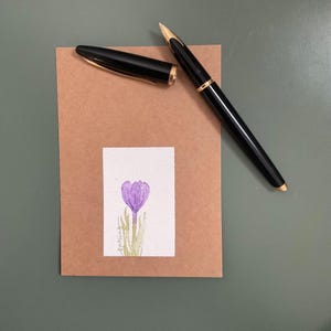handgemalte A6 Aquarellpostkarte "lila Krokus - spring"