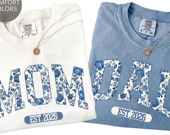 Matching Mom Dad Est 2026 Shirts, Personalized Pregnancy Announcement Tee, Custom New Parents Gift, Comfort Colors Floral Mom Dad Shirt