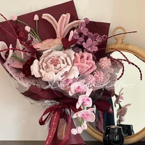 Rosa künstlicher Blumenstrauß, handgemachte Pfeifenreinigerblumen, romantisches Blumengesteck, Jahrestag, Hochzeitsdekor, Geschenke für Mamma