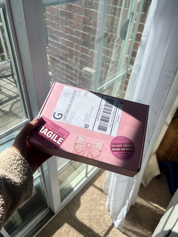 MYSTERY SCOOP ! Glint Lip by Cece