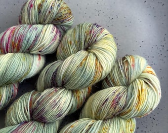 Fleur de sauge Meripaca, fil teint à la main, fil luxueux : mélange de mérinos, d'alpaga et de nylon, fil à chaussettes parfait, poids au doigt