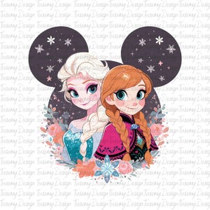 Könnte beinhalten: Digitale Illustration von Elsa und Anna aus dem Film Frozen, vor einer dunkelgrauen Mickey Mouse Ohren Silhouette. Das Bild enthält florale und Schneeflocken-Akzente. Elsa hat blondes Haar, Anna hat rotes Haar. Das Design ist farbenfroh.