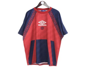 トップス Umbro Vintage Maglia Football Jersey L Vintage Umbro Jersey T-shirt Size L Blue Red Football 90s