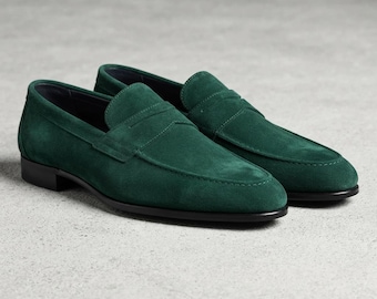 Mocasines de ante verde hechos a mano: Zapatos verdes sin cordones para hombre