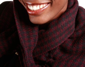 LETAU Signature Drawstring Scarf - Navy / Maroon Houndstooth