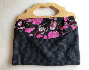 LETAU Clutch Grey & Pink Floral w/ Light Wood Handle