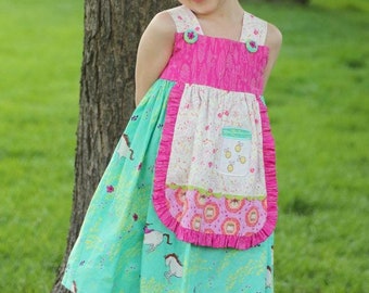 SAMPLE Girls Ruffle Apron Dress, Girls Jumper, Vintage Bow Dress, Girls Birthday Outfit, Retro Girls Dress, Firefly Embridery Design, Size 6