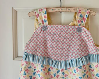 SAMPLE Girls Wrap Dress, Ruffle Wrap Dress, Girls Vintage Jumper, Girl Pinafore Dress, Bow Dress, Petite Treat Dress, Coquette Style, Size 6