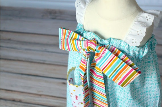 Sample Sale: Big Bow Dress, Size 3 from The Cottage Mama