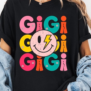 Comfort Colors Gigi Shirt With Colorful Retro Text And Smiley Face, Cute Graphic Tee For Fun Grandmas, Trendy Vintage Inspired Shirt