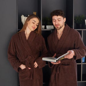 Roupão de banho de algodão turco com bordado – Roupão de spa unissex personalizado, presente absorvente personalizado para ele e ela, robe macio masculino e feminino