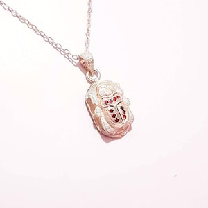 Garnet Sterling Silver Scarab Necklace – Ancient Egyptian Amulet Pendant – Handmade Pharaonic Jewelry – Spiritual Protection Gift for Her.