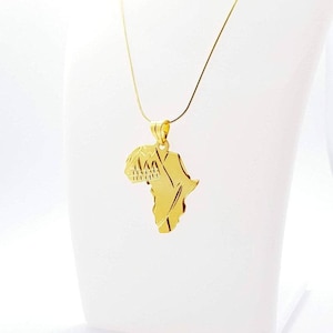 Collar de África • Colgante con mapa de África en oro vermeil de 14 k • Joyería afrocéntrica • Collar con dije de África en oro • Regalo para ella • Joyería significativa