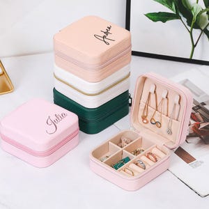 Personalized Jewelry Box, Custom Name Jewelry Case, Bridesmaid Gift, Travel Jewelry Organizer, Jewelry Box, Jewelry Storage Box for Women