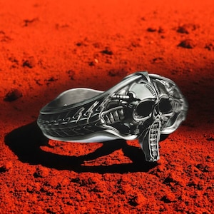 Sterling Silver Alien Skull Ring: Sci-Fi Gothic Biker Jewelry