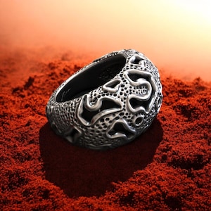Alien Organism Ring, 925 Sterling Silver Sci-Fi Ring, Futuristic Statement Jewelry, Handmade Space Horror Band, Unique Gift, Cyberpunk Ring