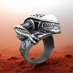 925 Sterling Silver Alien Skull Ring, Sci-Fi Horror Statement Ring, Handmade Biomechanical Jewelry, Unique Gothic Biker Ring
