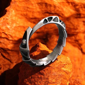 Futuristic Silver Ring, Unique Sci Fi Jewelry, 925 Sterling Silver Statement Ring, Space Themed Men’s Ring, Geometric Modern Band Gift