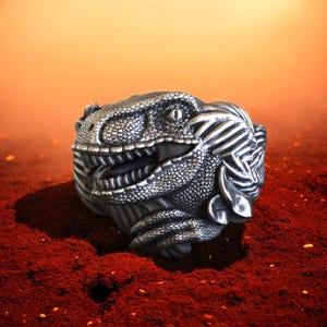 Raptor Dinosaur Ring, 925 Sterling Silver Jurassic Ring, Velociraptor Statement Jewelry, Prehistoric Animal Ring, Men's Fossil Gift