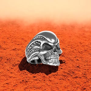 Alien Skull Sterling Silver Biker Ring: Gothic Sci-Fi Jewelry