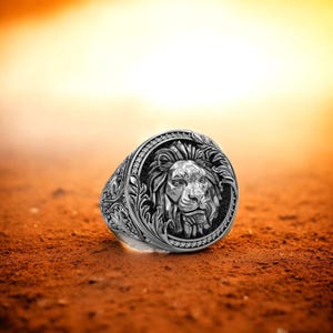 Handmade Sterling Silver Lion Head Ring: Bold Animal Jewelry