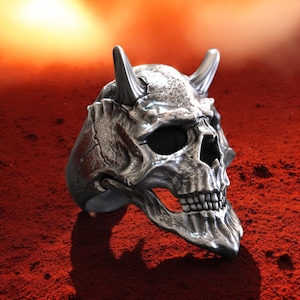 Demon Skull Ring, Horned Silver Gothic Ring for Men, Handmade Biker Statement Ring, Dark Fantasy Jewelry, Unique Punk Skull Jewelry
