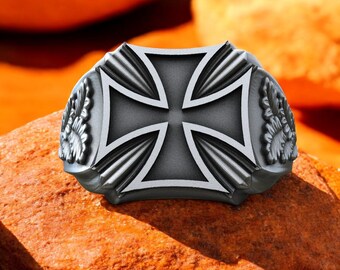 Anello Biker Uomo Croce Di Ferro In Acciaio Inox 316L - Argento, ElfaSteel, Taglie 8-13
