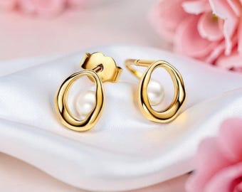 Orecchini a lobo ovali in oro con perla, orecchini minimalisti con perla per lei, orecchini a lobo dalla forma organica per donna, regalo di gioielli con perle per lei