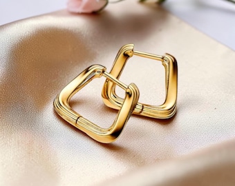 Gedrehte Creolen in 14k Vergoldet, Kleine Geometrische Dreieck Creolen für Frauen, Minimal Gold Schmuck Geschenk für Sie, kleine Schmuck