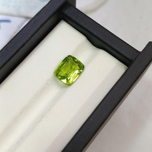 Beautiful green colour 4.55 carats peridot from Pakistan Supat valley, August birthstone, gift for her, valentine&#39;s gift, mother&#39;s day gift