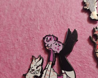 Broche de esmalte macio de 2 polegadas inspirado em Angel Hazbin Hotel, com impressão UV.