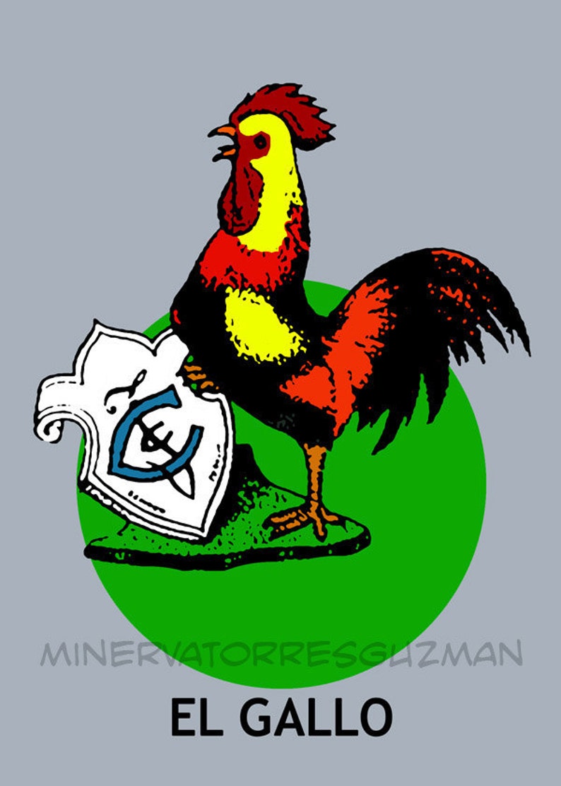Puede incluir: Una ilustraci&oacute;n colorida de un gallo sosteniendo un escudo con el texto "EL GALLO" debajo. El gallo es rojo, amarillo y negro, y el escudo es blanco con detalles azules. El fondo es verde.