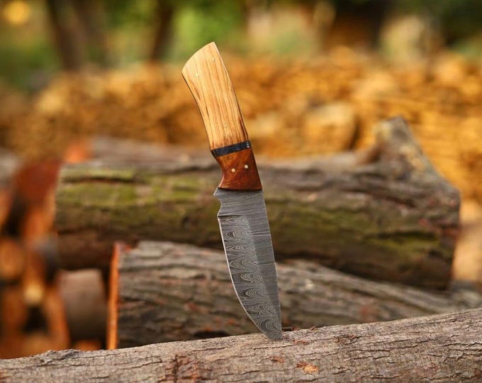 Custom Damascus Hunting Knife: Bushcraft Survival Blade, Leather Sheath, Gift For Men