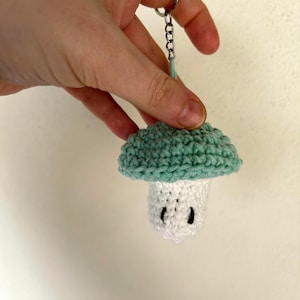 Gehäkelter Pilz Schlüsselanhänger - Handgemachtes Amigurumi Plüsch - Mint Grüner Toadstool - Süßer Kawaii Geschenk - Taschenanhänger