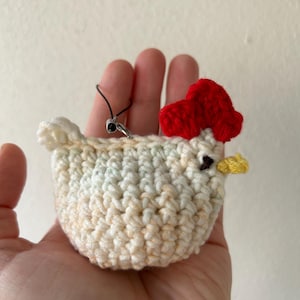 Handmade Crochet Chicken Charm – Cotton Yarn Keychain or Bag Accessory