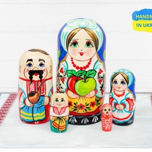 Matryoshka Nesting Dolls - Wooden Babushka - Folk Art Home Decor & Gift - Souvenirs Stacking Dolls - Ukrainian Family Set of Five 5.7&quot;