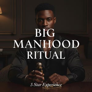 Può includere: Immagine di una persona che tiene in mano un flacone di profumo decorativo. Il testo "BIG MANHOOD RITUAL" è visualizzato in modo prominente, con "5 Star Experience" sotto. La persona indossa una camicia nera e gioielli.