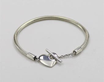 Pulsera con dije de cadena de serpiente con barra en T en forma de corazón de Pandora Moments