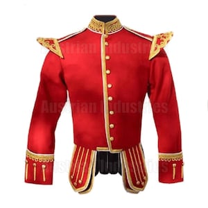 Skotsk röd militärjacka i ull | Guldflätad, vit kantband