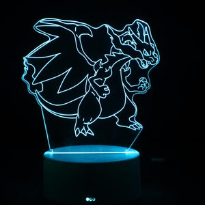 Specialtillverkad - pkmn Mega Charizard X tallrikslampa / nattlampa - flerfärgsväxling - stativ / fjärrkontroll och USB-sladd
